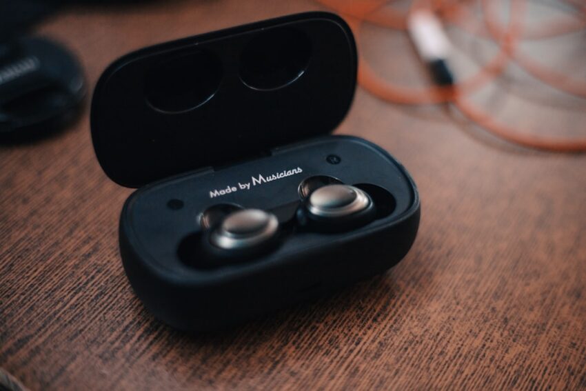 Photo Wireless earbuds